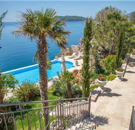 11 bedroom seafront villa with infinity pool near Budvar, sleeps 22